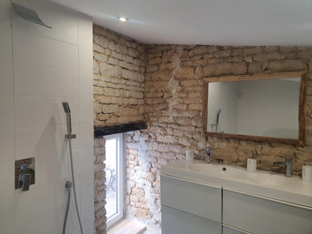Apartmán La P'Tite Ecurie Saint-Jean-de-Liversay Exteriér fotografie